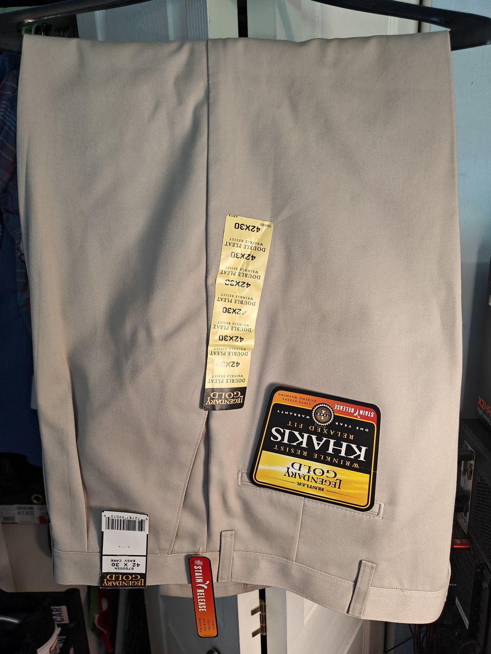 NWT Vintage Rustler Men’s Double Pleated Khaki Chinos in Light Beige
